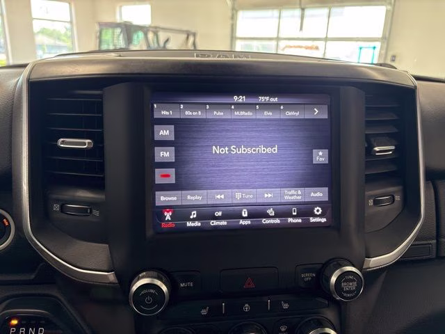 2019 Diamond Black Crystal Pearlcoat Ram 1500 Big Horn 4X4 Truck