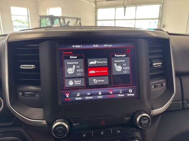 2019 Diamond Black Crystal Pearlcoat Ram 1500 Big Horn 4X4 Truck