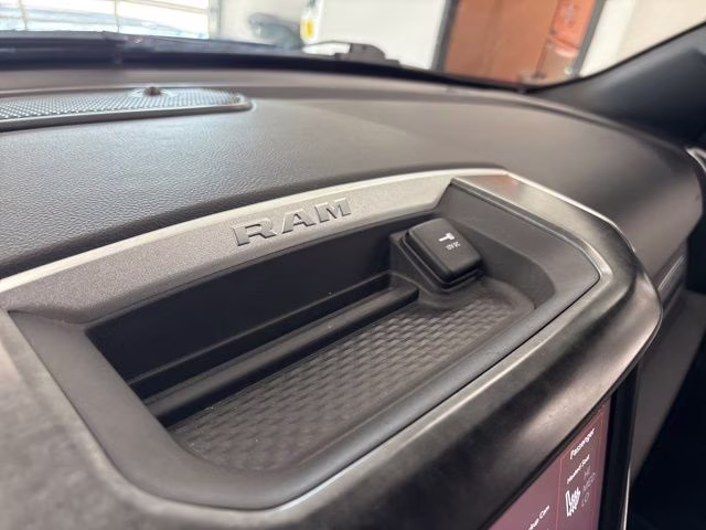 2019 Diamond Black Crystal Pearlcoat Ram 1500 Big Horn 4X4 Truck