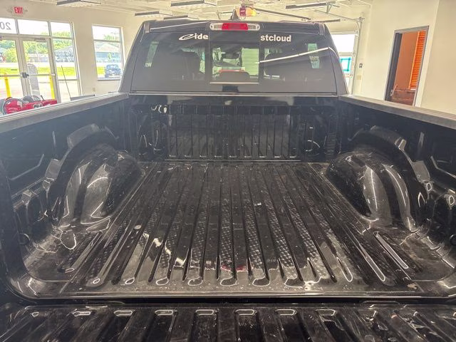 2019 Diamond Black Crystal Pearlcoat Ram 1500 Big Horn 4X4 Truck