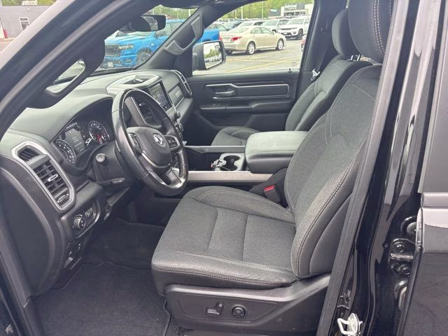 2019 Diamond Black Crystal Pearlcoat Ram 1500 Big Horn 4X4 Truck