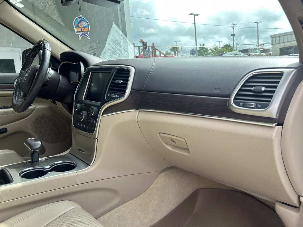 2014 Bright White Clearcoat Jeep Grand Cherokee Overland RWD SUV