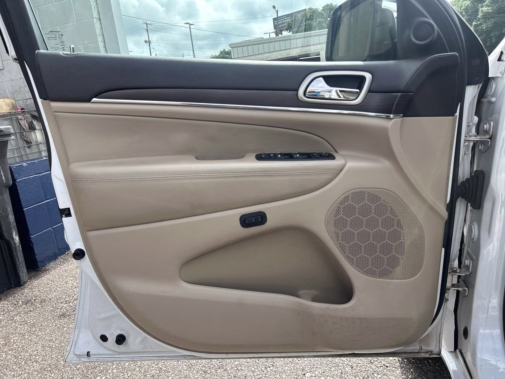 2014 Bright White Clearcoat Jeep Grand Cherokee Overland RWD SUV