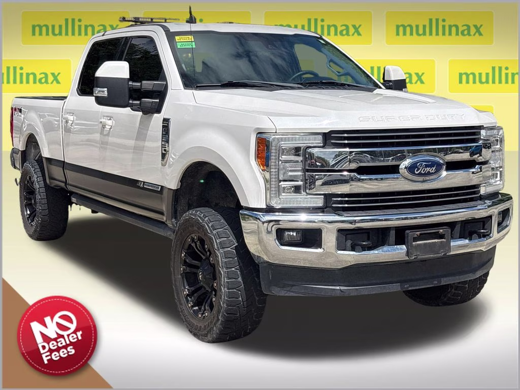 2019 White Platinum Clearcoat Metallic Ford Super Duty F-250 SRW Lariat 4X4 Truck
