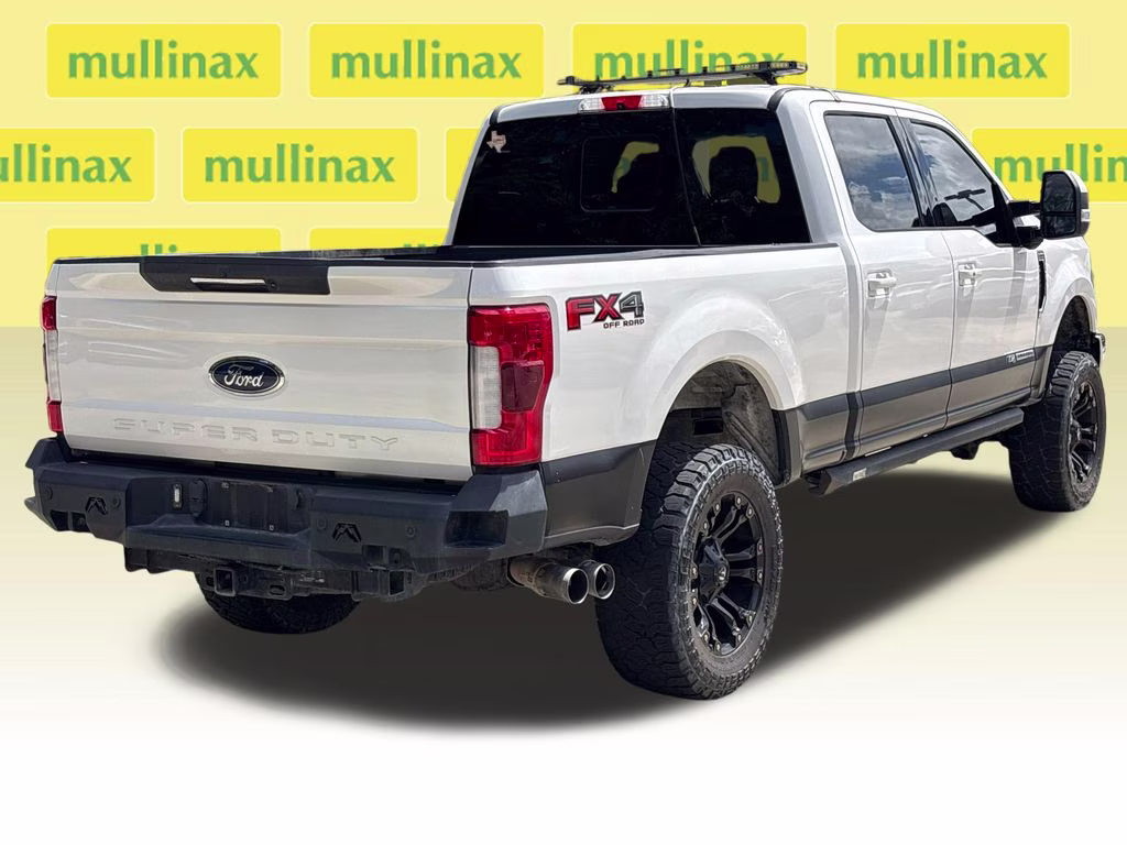 2019 White Platinum Clearcoat Metallic Ford Super Duty F-250 SRW Lariat 4X4 Truck