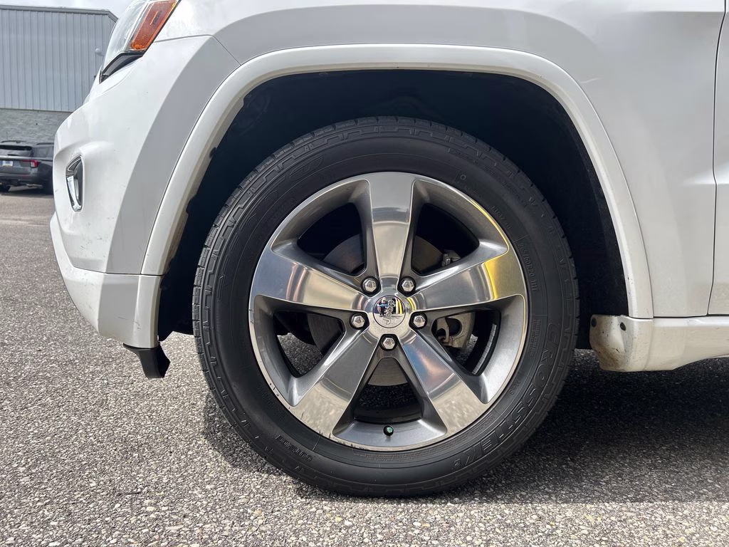 2014 Bright White Clearcoat Jeep Grand Cherokee Overland RWD SUV