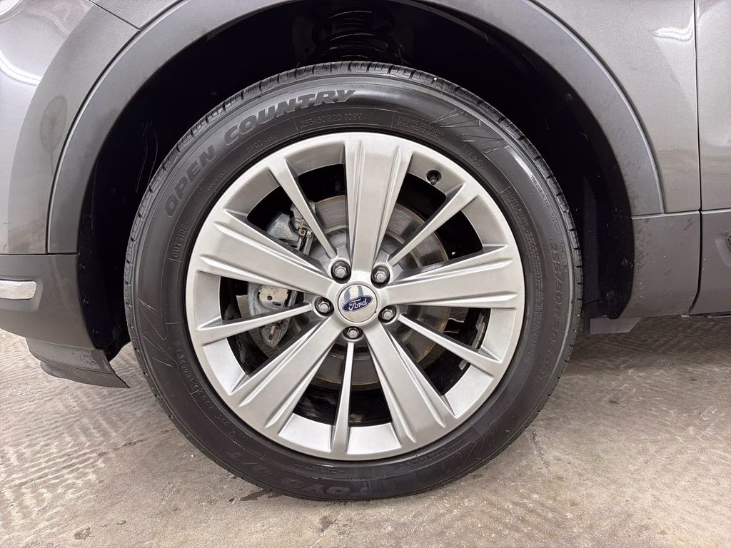 2018 Magnetic Metallic Ford Explorer Limited FWD SUV