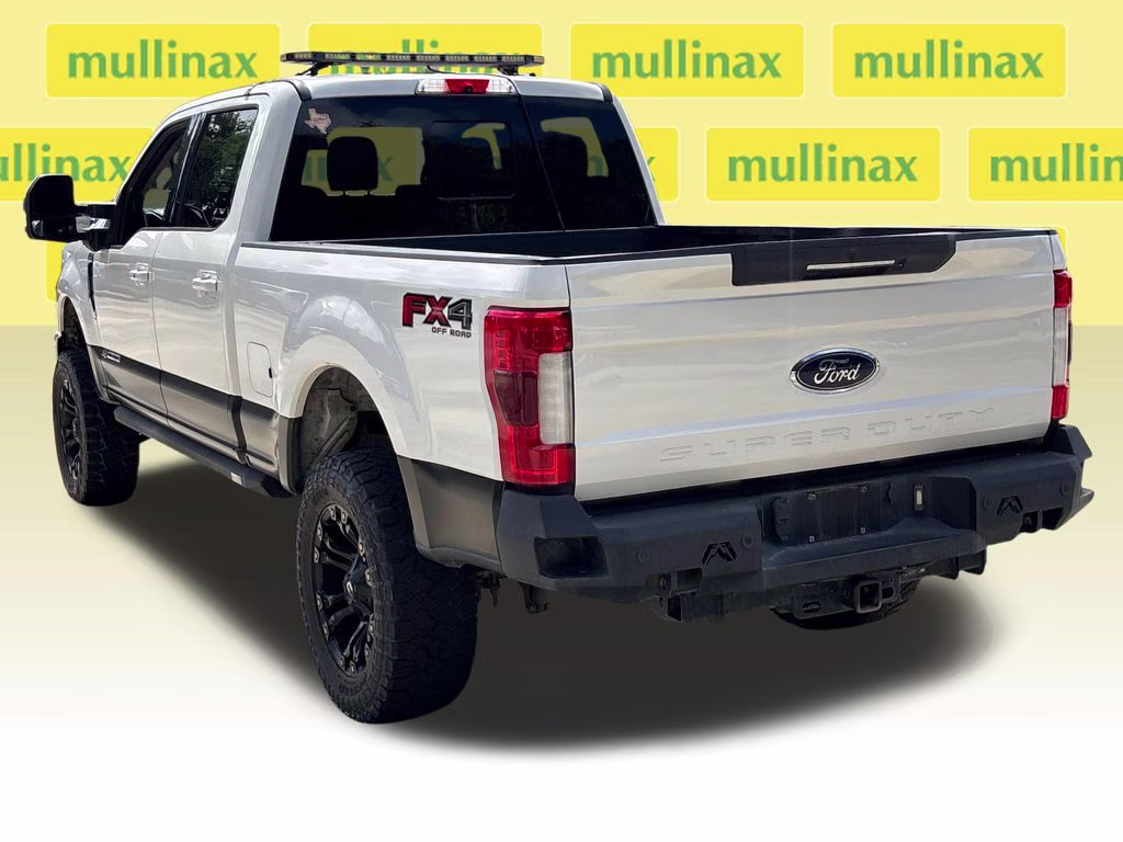 2019 White Platinum Clearcoat Metallic Ford Super Duty F-250 SRW Lariat 4X4 Truck