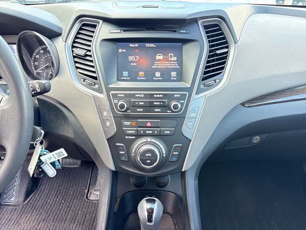 2017 Sparkling Silver Hyundai Santa Fe Sport 2.4 Base FWD SUV