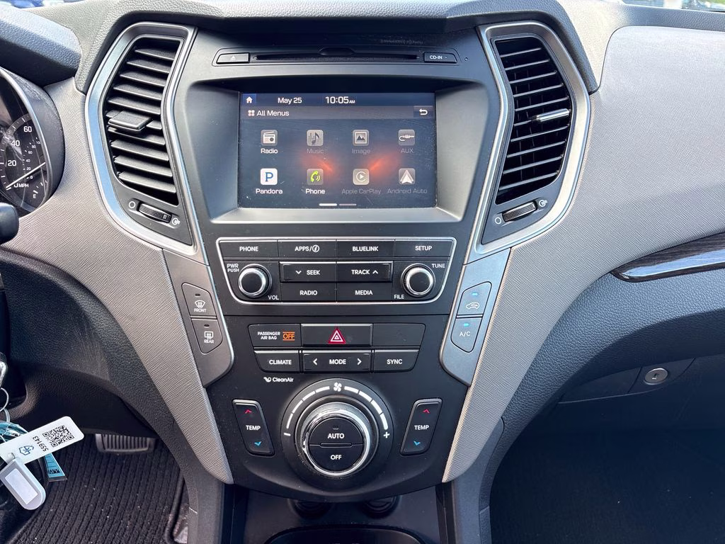 2017 Sparkling Silver Hyundai Santa Fe Sport 2.4 Base FWD SUV