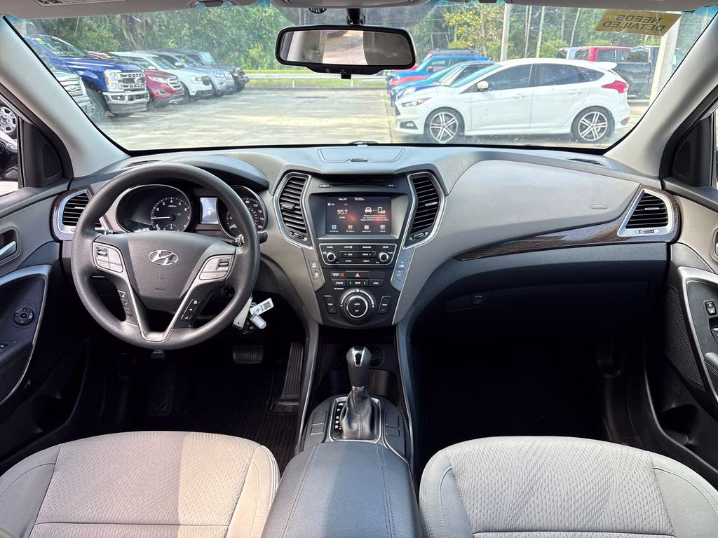 2017 Sparkling Silver Hyundai Santa Fe Sport 2.4 Base FWD SUV