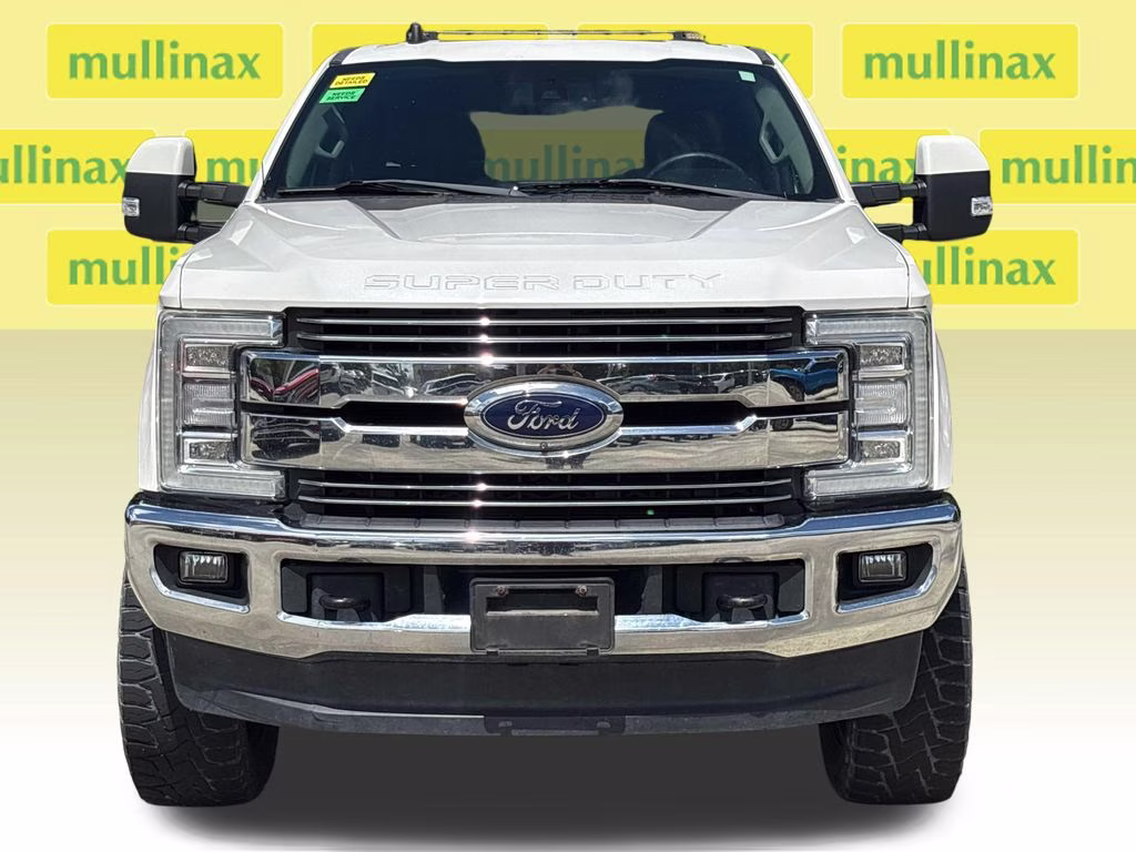 2019 White Platinum Clearcoat Metallic Ford Super Duty F-250 SRW Lariat 4X4 Truck