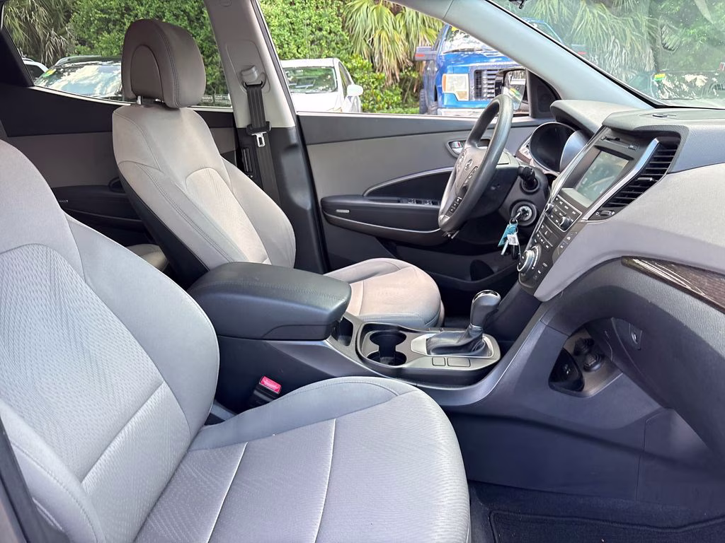 2017 Sparkling Silver Hyundai Santa Fe Sport 2.4 Base FWD SUV