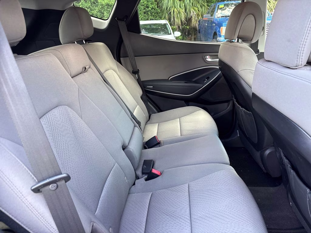 2017 Sparkling Silver Hyundai Santa Fe Sport 2.4 Base FWD SUV