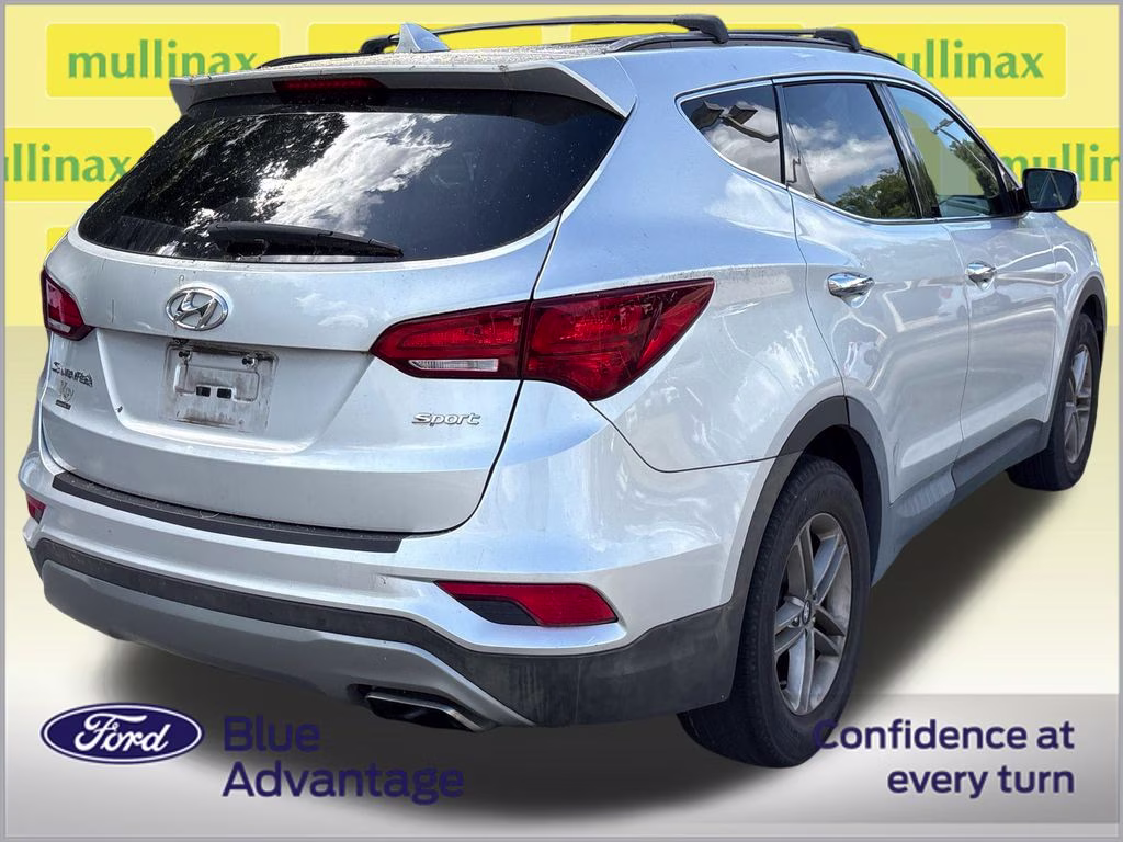 2017 Sparkling Silver Hyundai Santa Fe Sport 2.4 Base FWD SUV