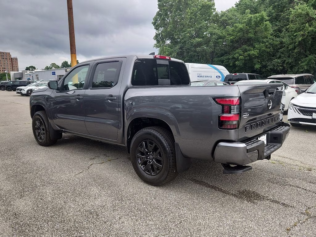 2026 Gun Metallic Nissan Frontier SV 4X4 Truck