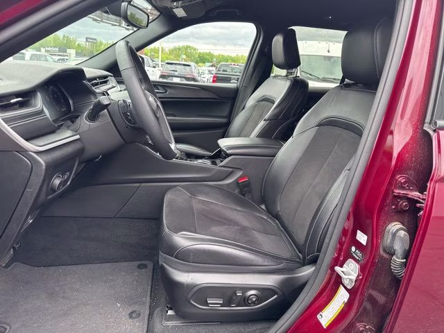2023 Velvet Red Pearlcoat Jeep Grand Cherokee Altitude X 4X4 SUV