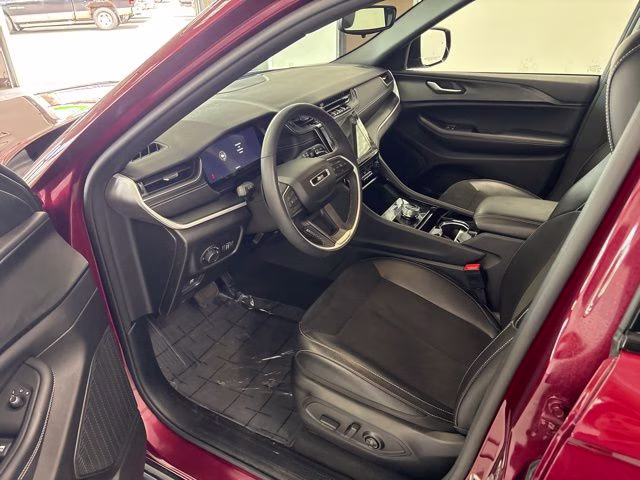 2023 Velvet Red Pearlcoat Jeep Grand Cherokee Altitude X 4X4 SUV