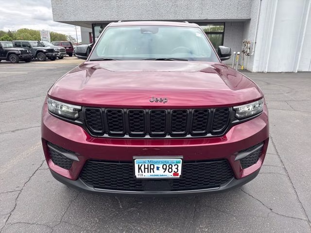 2023 Velvet Red Pearlcoat Jeep Grand Cherokee Altitude X 4X4 SUV