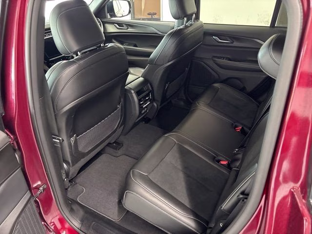 2023 Velvet Red Pearlcoat Jeep Grand Cherokee Altitude X 4X4 SUV