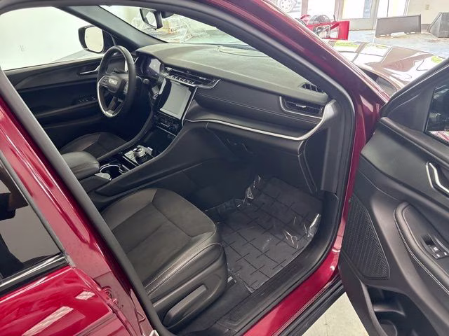 2023 Velvet Red Pearlcoat Jeep Grand Cherokee Altitude X 4X4 SUV