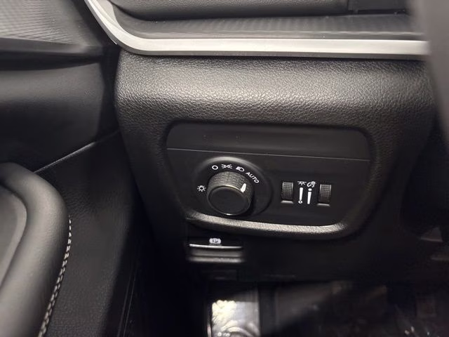 2023 Velvet Red Pearlcoat Jeep Grand Cherokee Altitude X 4X4 SUV