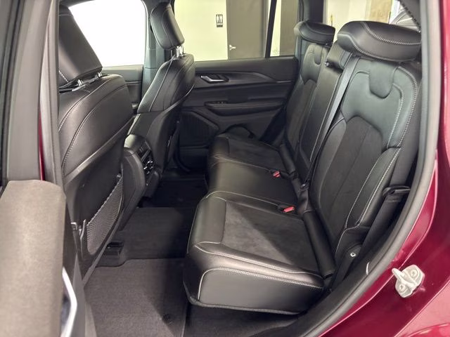 2023 Velvet Red Pearlcoat Jeep Grand Cherokee Altitude X 4X4 SUV