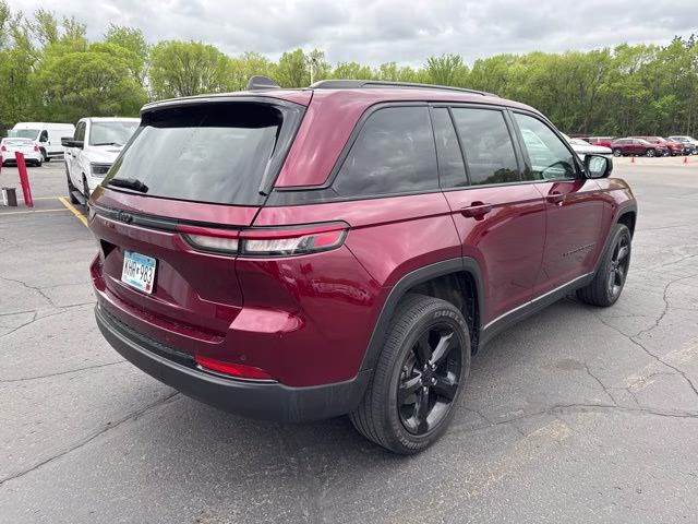 2023 Velvet Red Pearlcoat Jeep Grand Cherokee Altitude X 4X4 SUV