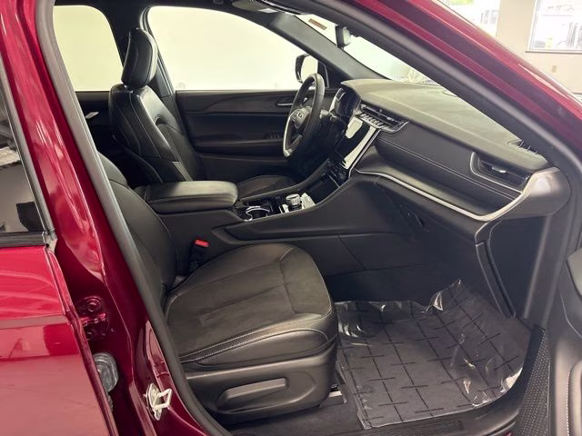 2023 Velvet Red Pearlcoat Jeep Grand Cherokee Altitude X 4X4 SUV