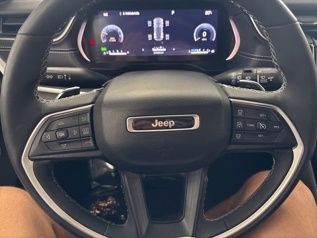 2023 Velvet Red Pearlcoat Jeep Grand Cherokee Altitude X 4X4 SUV