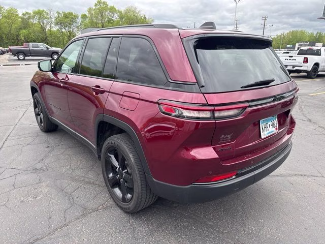 2023 Velvet Red Pearlcoat Jeep Grand Cherokee Altitude X 4X4 SUV