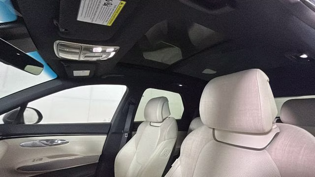 2023 Makalu Gray Genesis Electrified GV70 Advanced AWD SUV