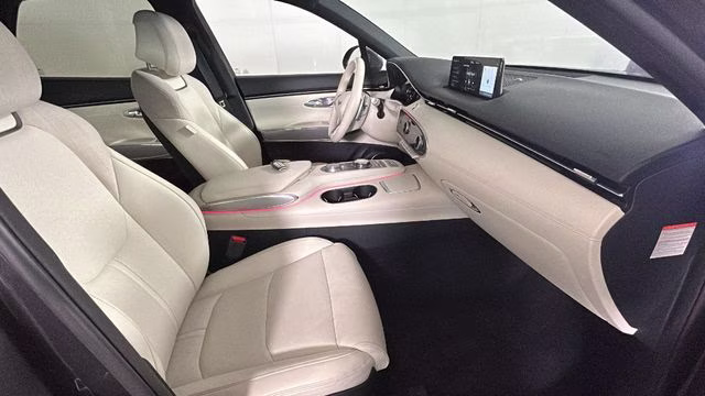 2023 Makalu Gray Genesis Electrified GV70 Advanced AWD SUV