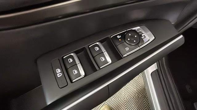 2025 Silky Silver Kia Sorento Hybrid EX FWD SUV