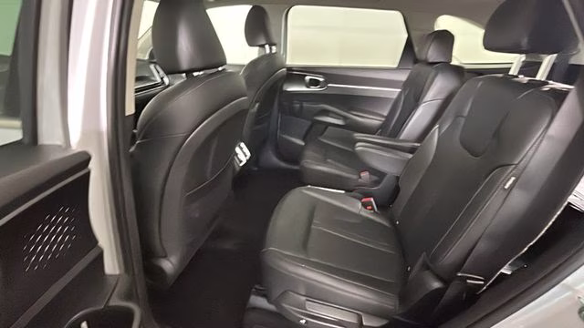 2025 Silky Silver Kia Sorento Hybrid EX FWD SUV