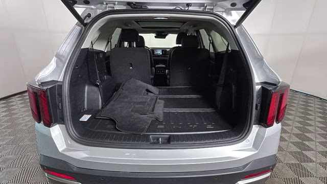 2025 Silky Silver Kia Sorento Hybrid EX FWD SUV