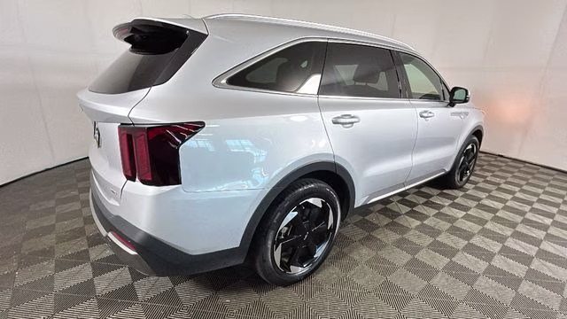 2025 Silky Silver Kia Sorento Hybrid EX FWD SUV