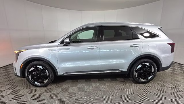 2025 Silky Silver Kia Sorento Hybrid EX FWD SUV