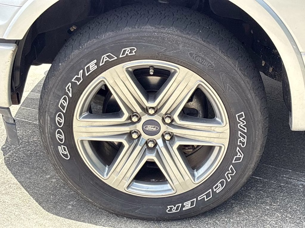 2018 Ingot Silver Ford F-150 XLT 4X4 Truck