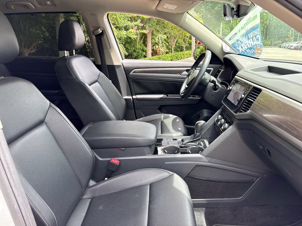 2019 Pure White Volkswagen Atlas 3.6L V6 SEL R-Line FWD SUV