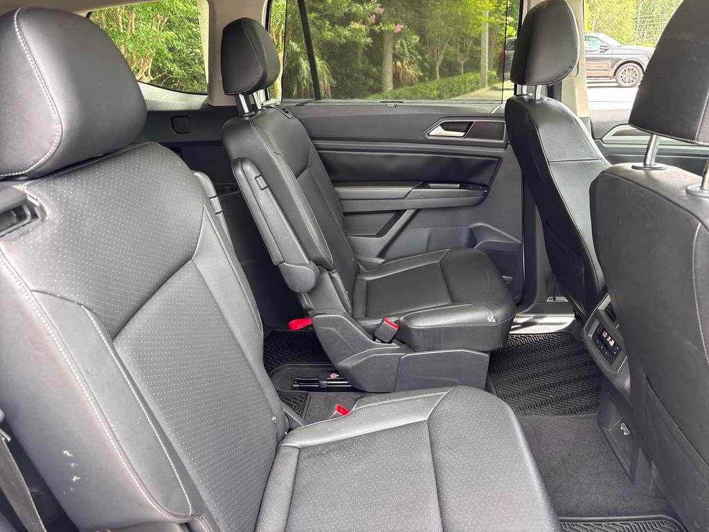 2019 Pure White Volkswagen Atlas 3.6L V6 SEL R-Line FWD SUV