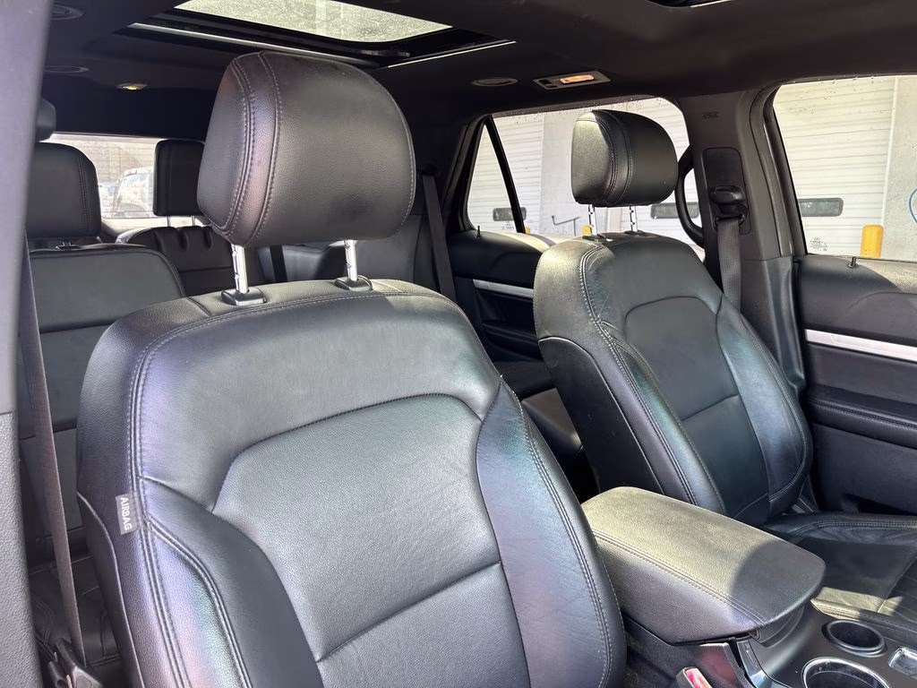 2016 Magnetic Metallic Ford Explorer XLT FWD SUV