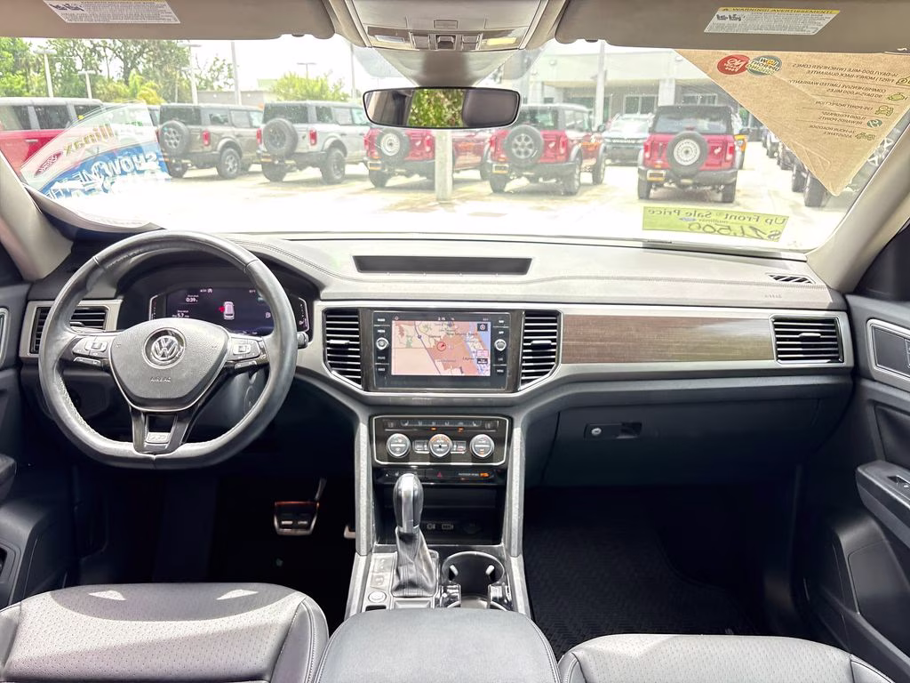 2019 Pure White Volkswagen Atlas 3.6L V6 SEL R-Line FWD SUV