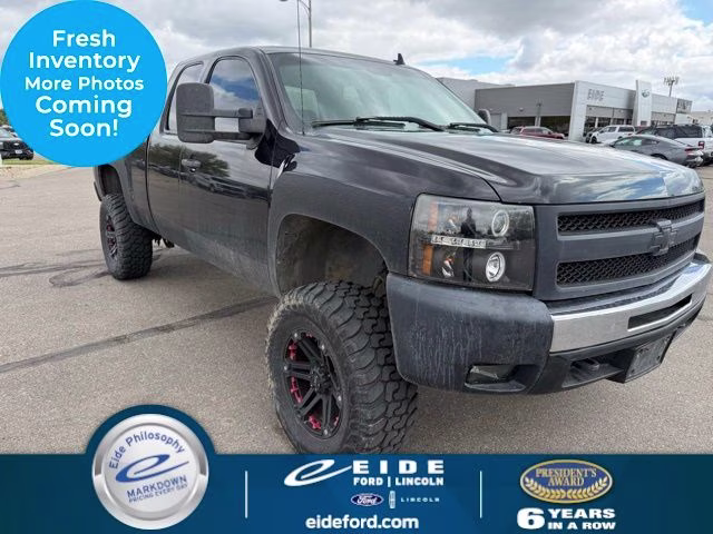 2007 Black Chevrolet Silverado 1500 LT 4X4 Truck