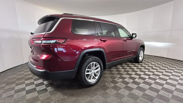 2022 Velvet Red Pearlcoat Jeep Grand Cherokee L Laredo 4X4 SUV