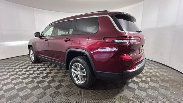 2022 Velvet Red Pearlcoat Jeep Grand Cherokee L Laredo 4X4 SUV
