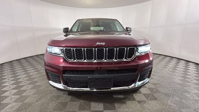 2022 Velvet Red Pearlcoat Jeep Grand Cherokee L Laredo 4X4 SUV