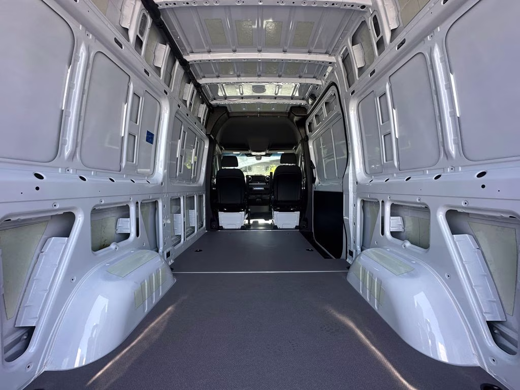 2026 Arctic Mercedes-Benz Sprinter 2500 Cargo 144 WB RWD Van
