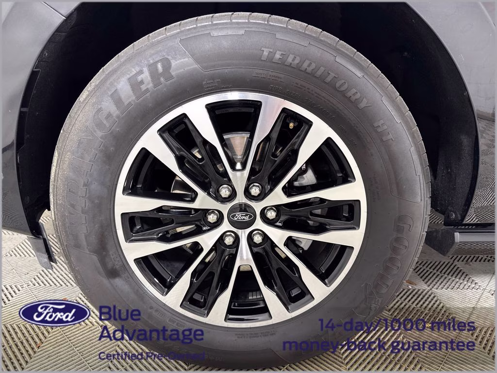 2025 Agate Black Metallic Ford Expedition Max Platinum 4X4 SUV