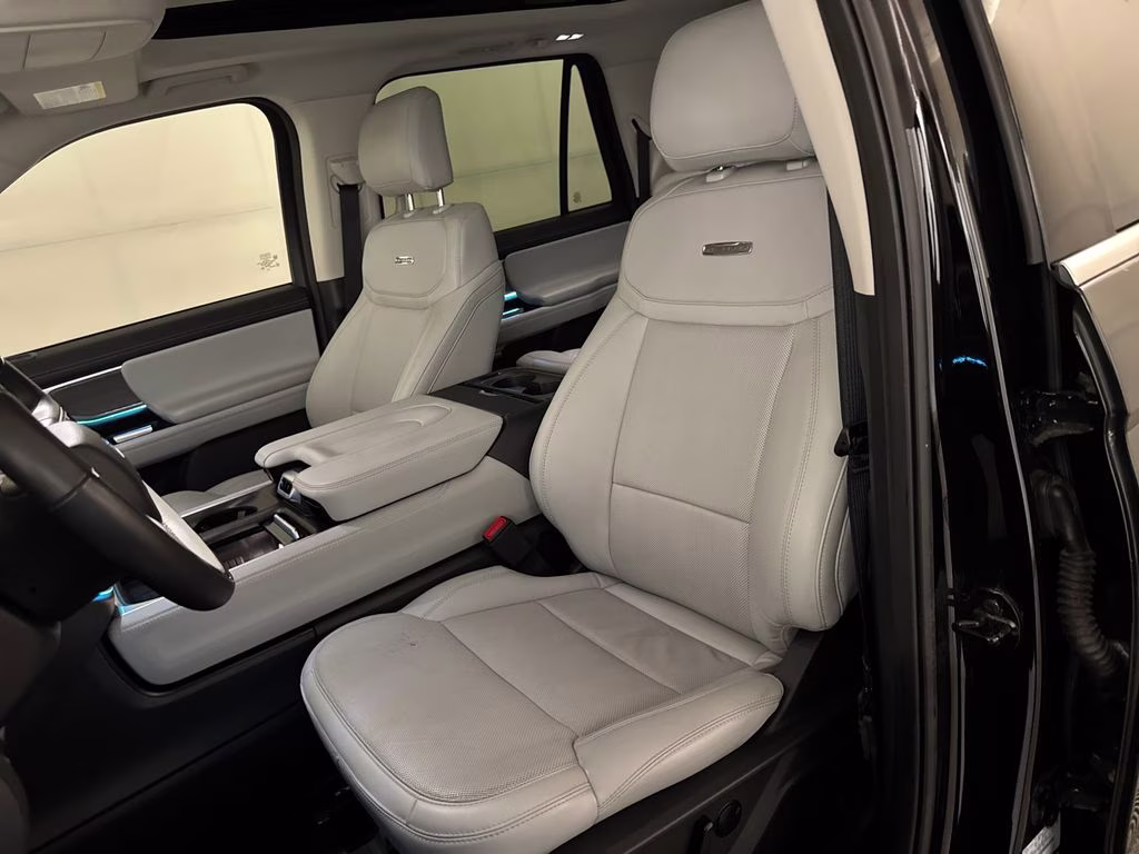 2025 Agate Black Metallic Ford Expedition Max Platinum 4X4 SUV